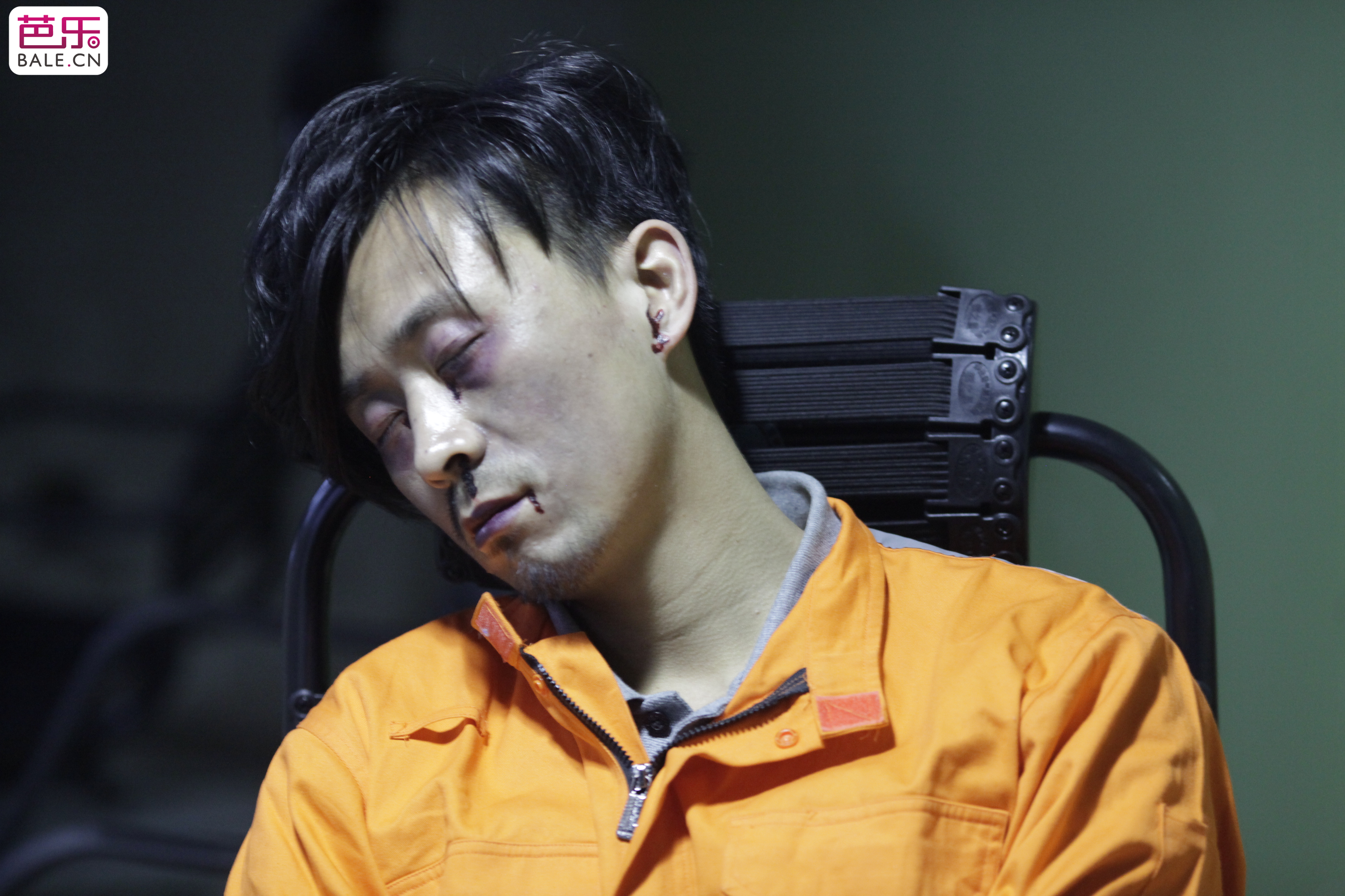 撕名牌杀戮事件