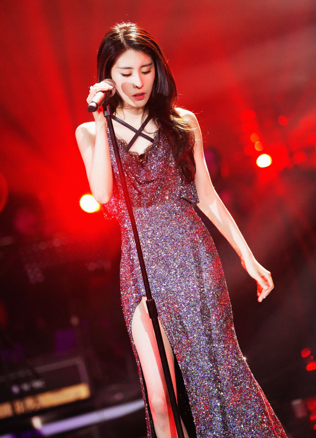  p>张碧晨(diamond),1989年9月10日出生于天津市,中国内地流行乐女