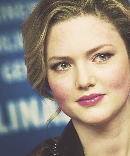  p>荷丽黛·格兰杰 i>(holliday grainger) /i>,1988年3月27日生于