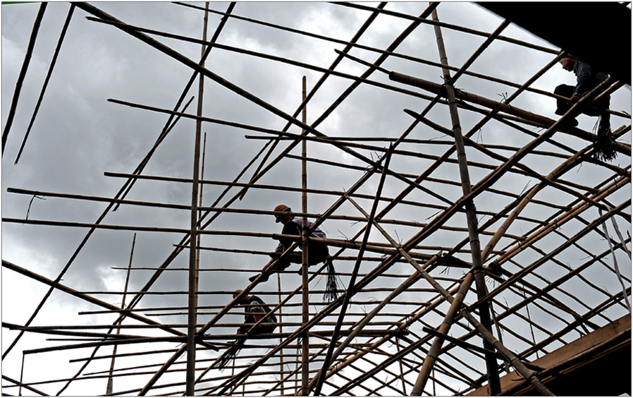  p>架子工是指从事建筑的一类施工人员,必要工具为 a target="_blank"