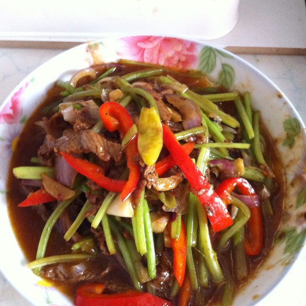 泡椒芹菜牛肉丝