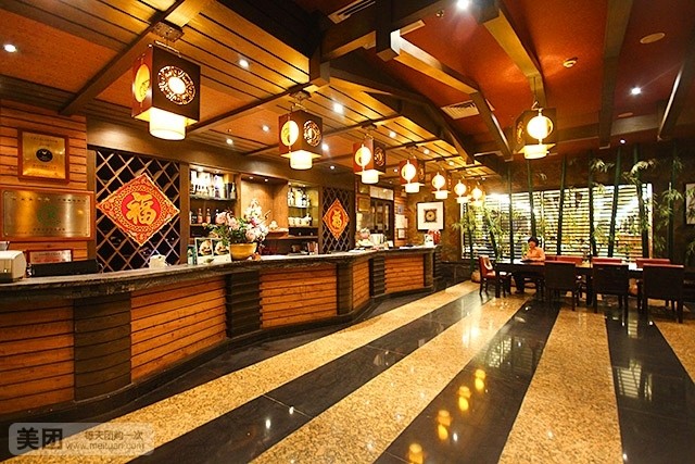  p data-id="gn3ggq2s0u">澳门街(都市店)是一家粤菜馆,位于广州市
