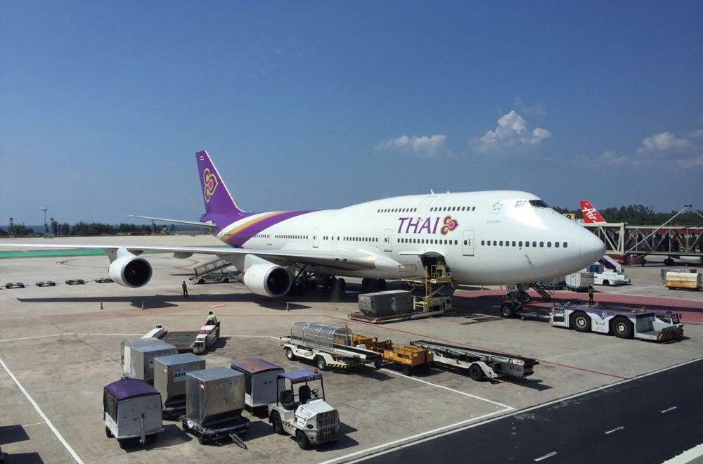  p> a href="#" data-lemmaid="8074374">普吉国际机场 /a>位于泰国