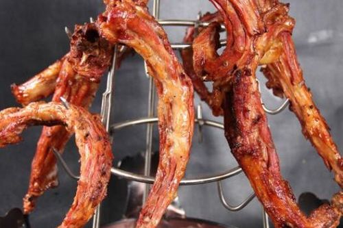  p>烤羊尾是一道由羊尾膘脂, a target="_blan