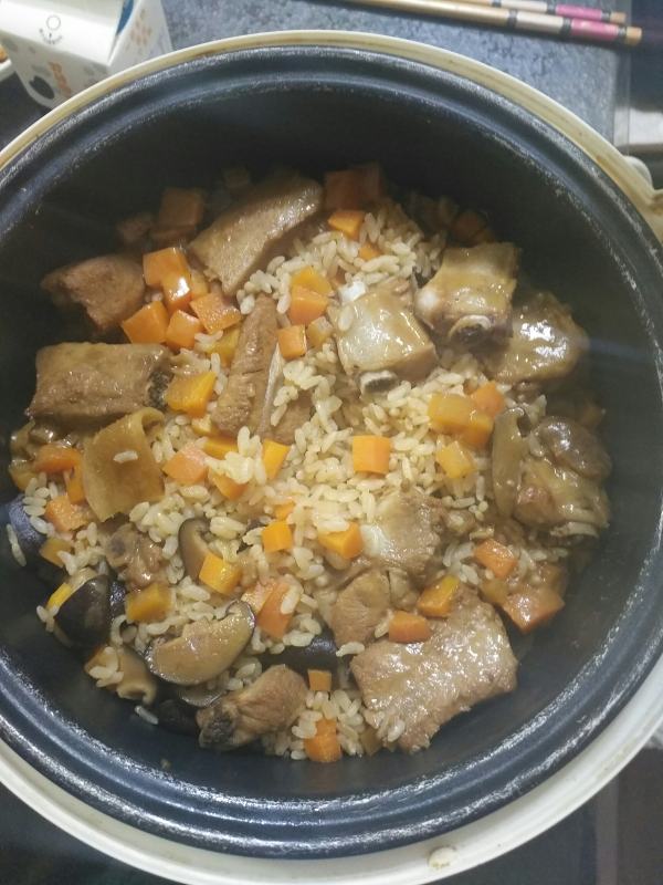 电饭煲排骨煲仔饭