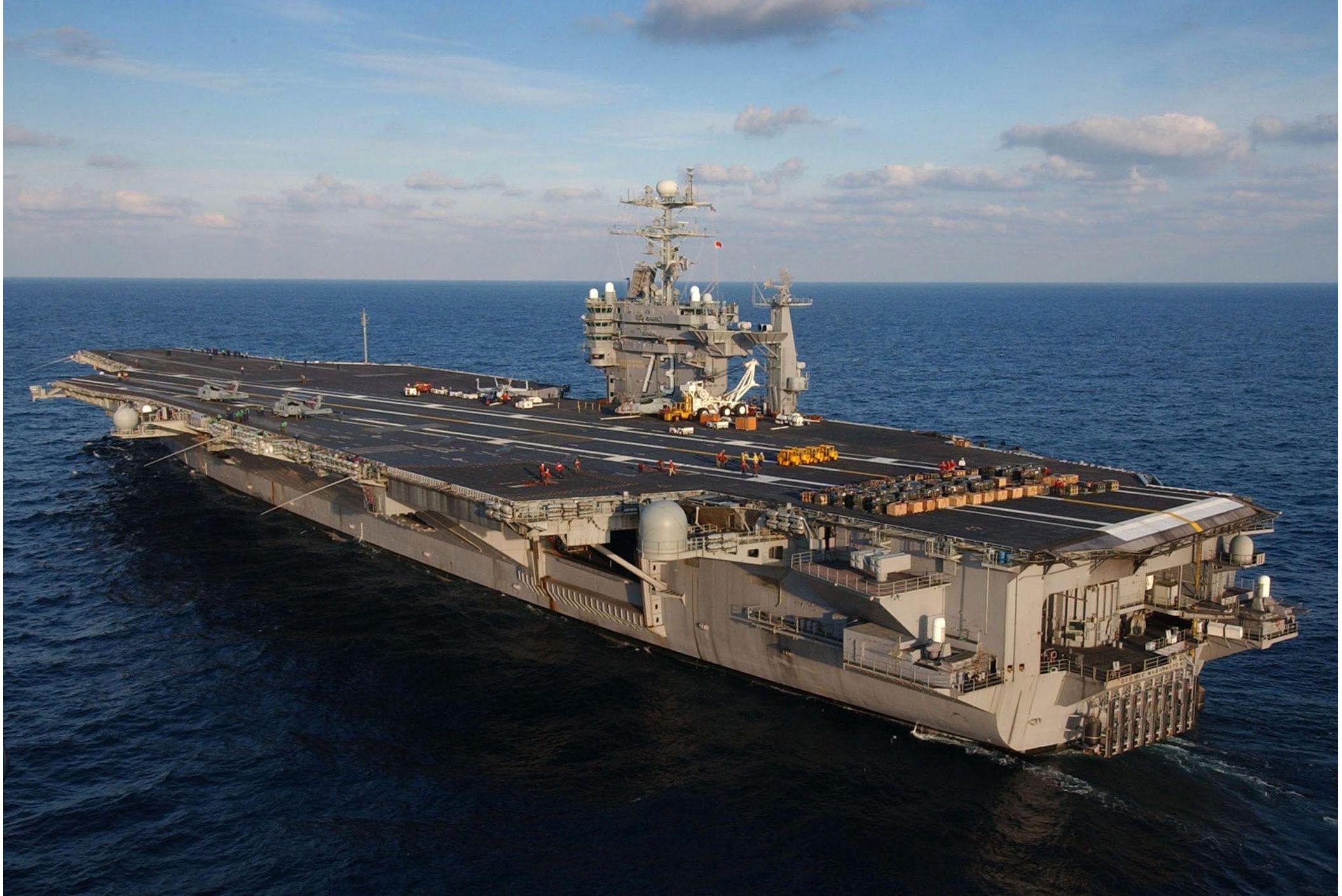  p> b>航空母舰 /b>,简称"航母",是一种以舰载机为主要作战武器的大型