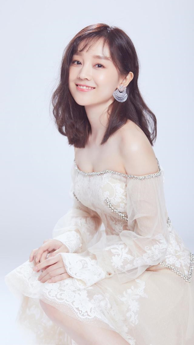 id="gnx2qpxkjc">何花,5月19日出生于湖北省十堰市,中国内地女演员