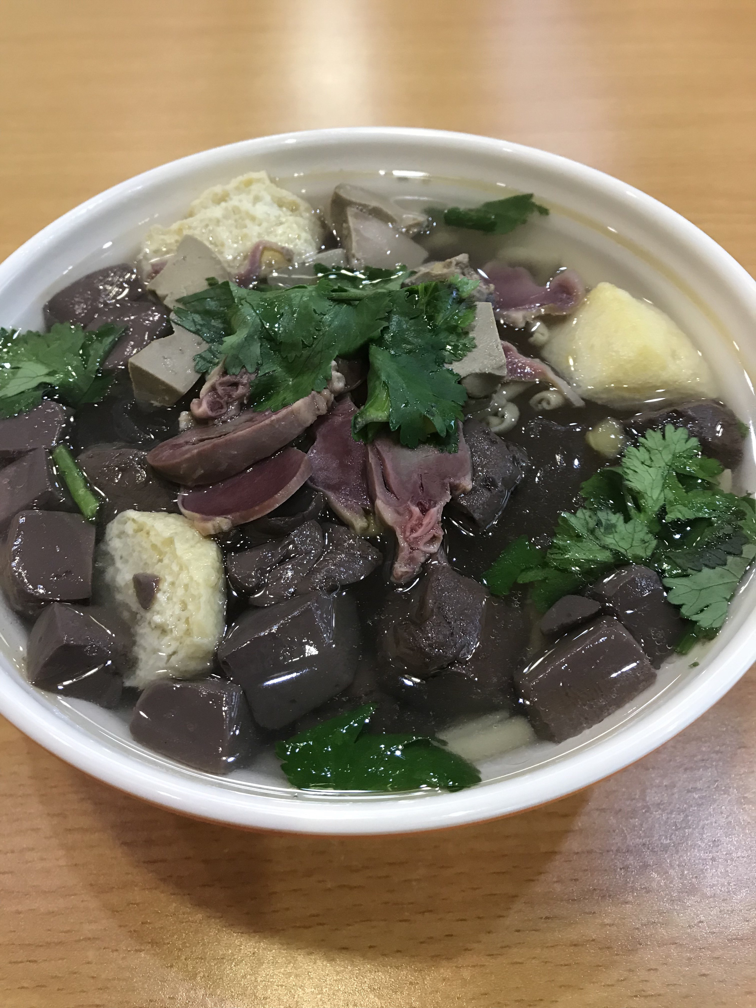  p>鸭血海带汤鸭血豆腐羹是江南一带常见的传统小吃.