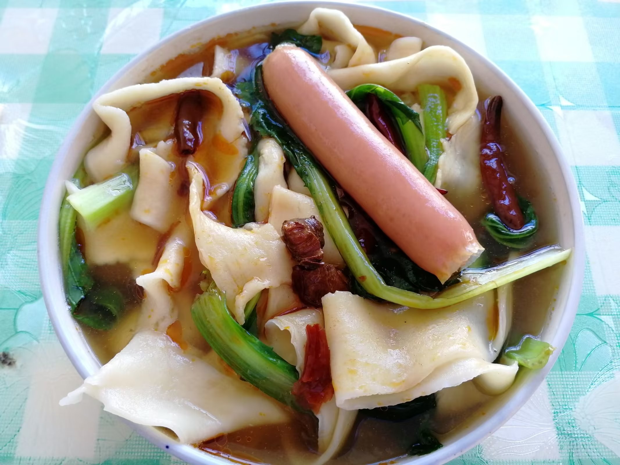  p data-id="go0cmtg6kq">太和板面也称为安徽板面,太和羊肉板面,是