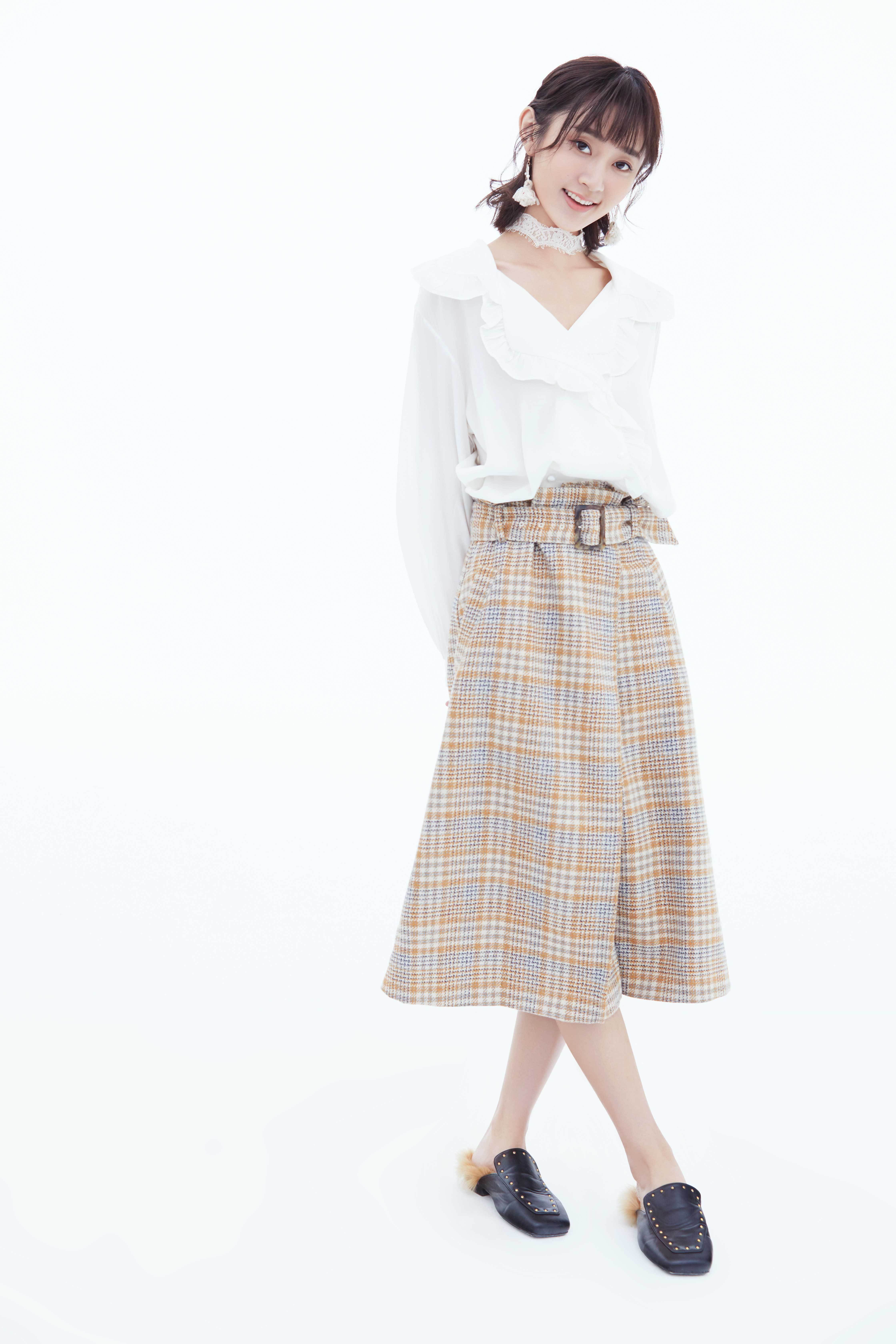 魏小也(又名鳕熊),毕业于沈阳音乐学院,后考