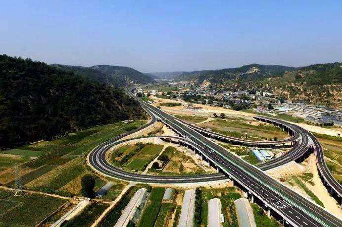 高速公路,简称 a target="_blank" href="/item/"长延高速"/16030626"