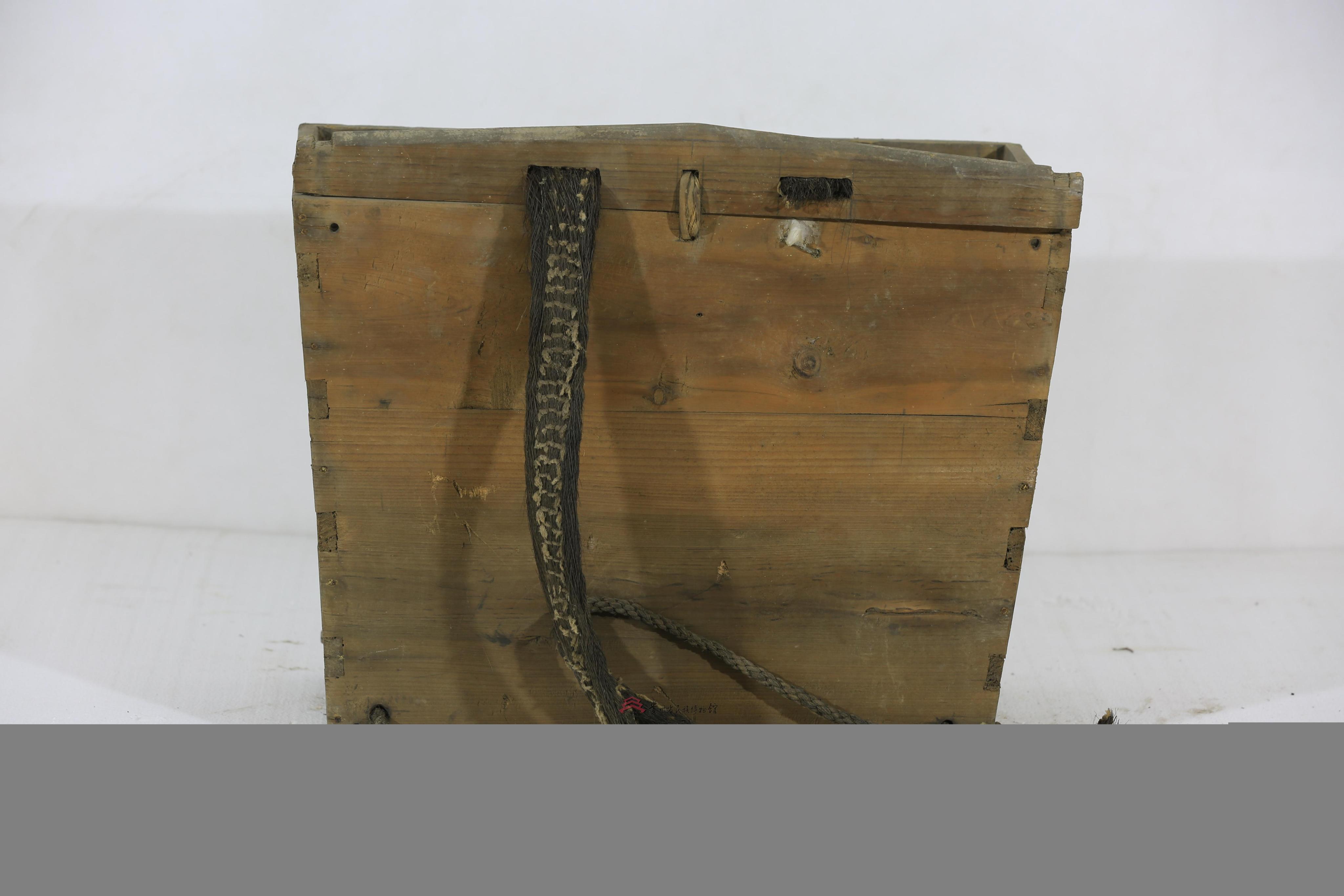 当代贵州道真木背夹