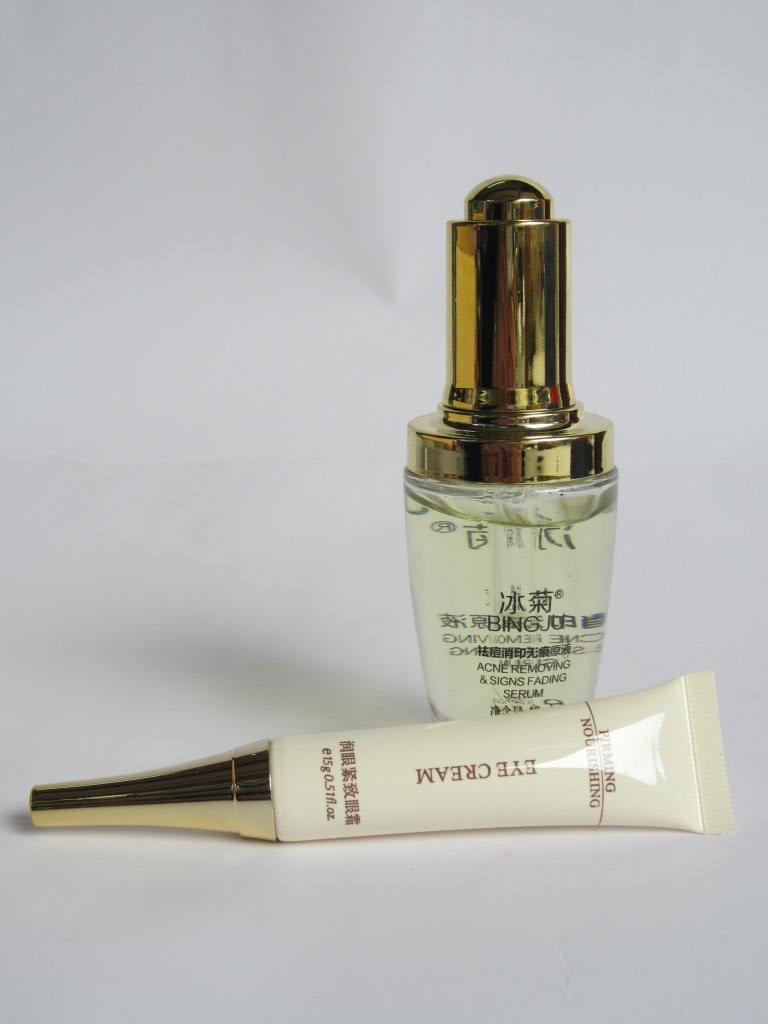  p>冰菊祛痘消印全效套装是一款护肤品,卫生许可证为29-xk-2810号.