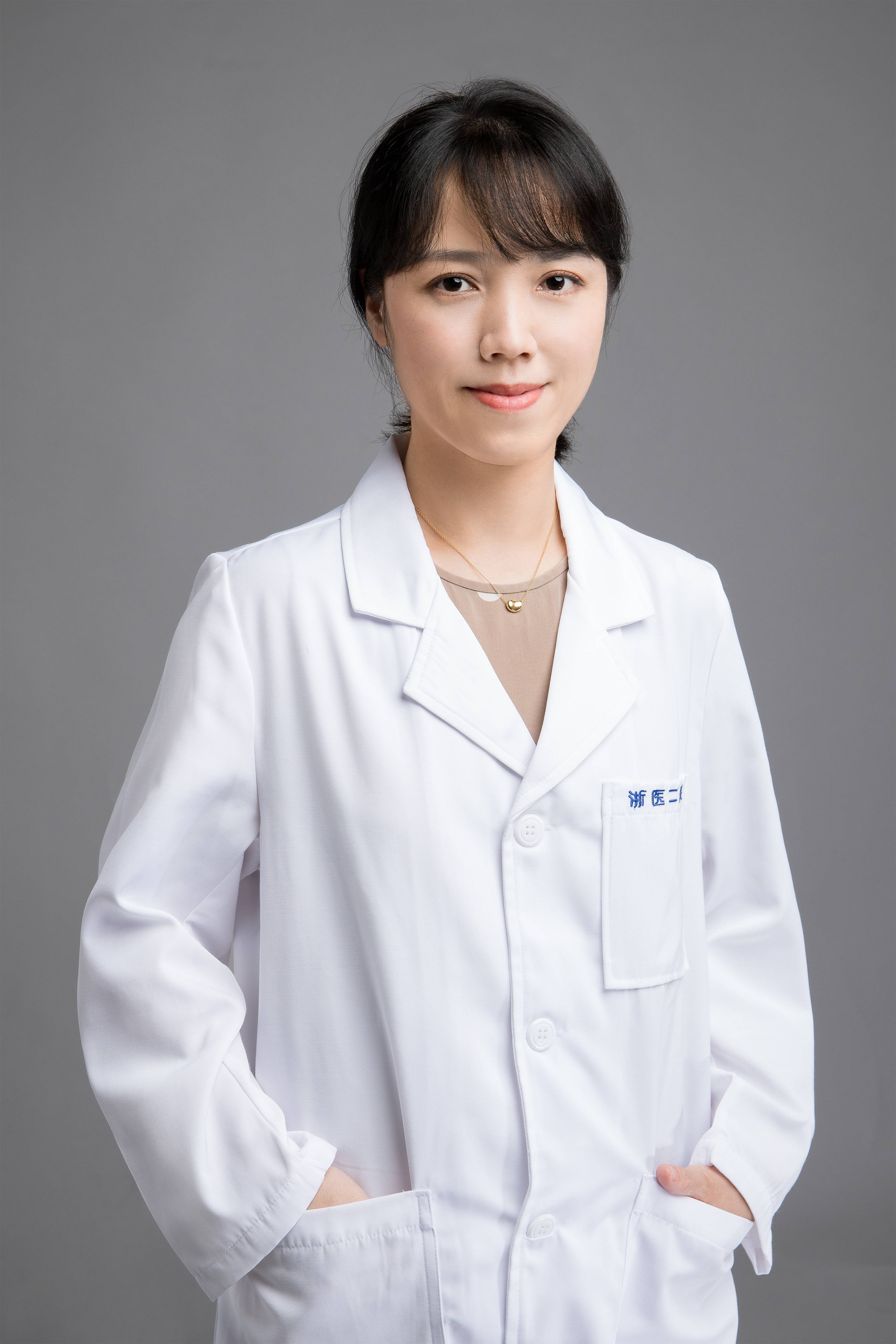  p data-id="gn3e7zl9cb">汤霞靖,医学博士,主任医师,硕士生导师,眼科