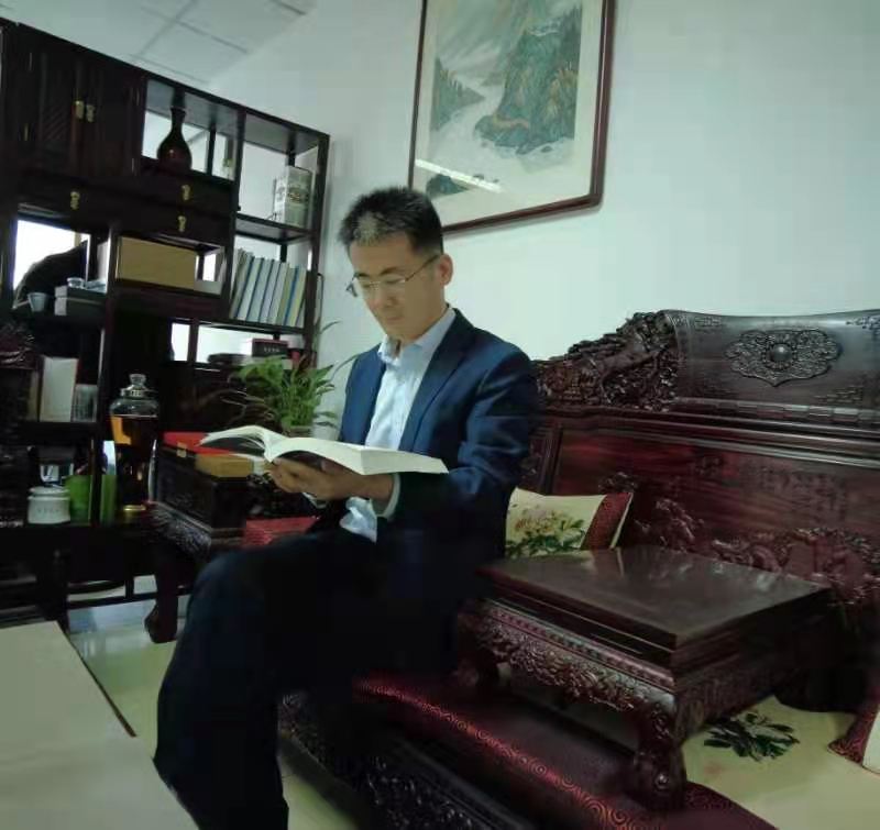  p data-id="2izxlzwm7js">陈楠,男,执业律师,现任北京福和律师事务所