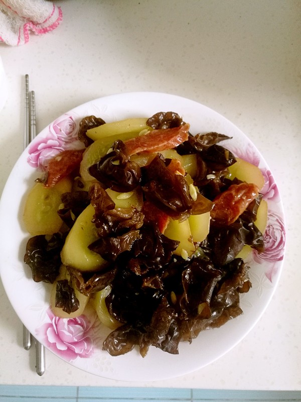 火腿木耳炒黄瓜
