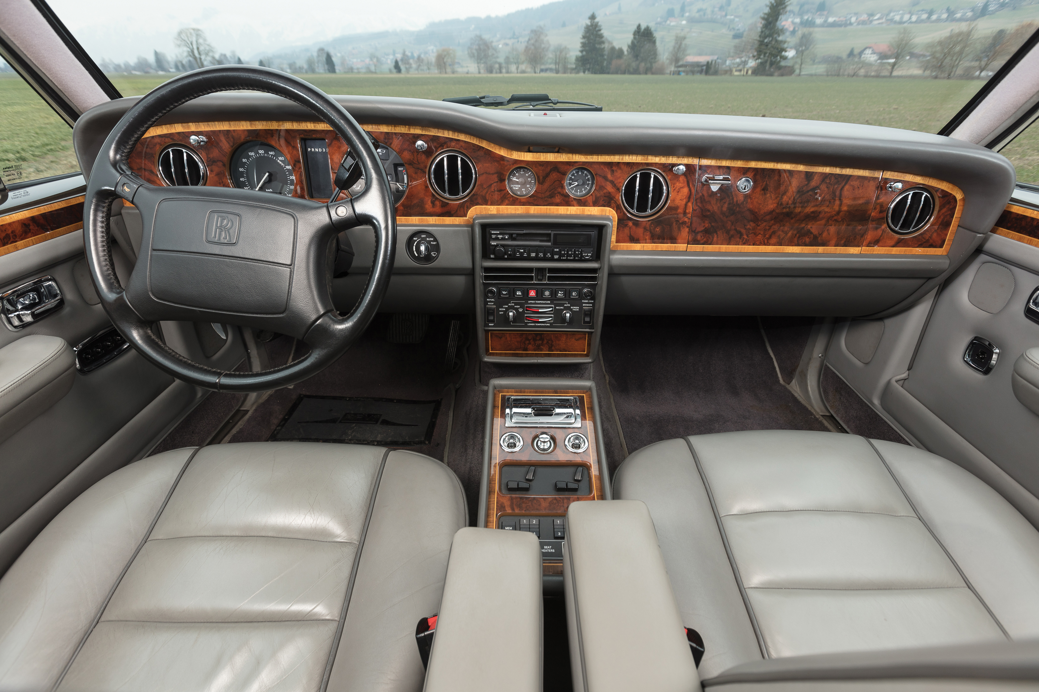  p> span class="ref" data-ctrid="sbcyqesfjn3f">劳斯莱斯银灵车系