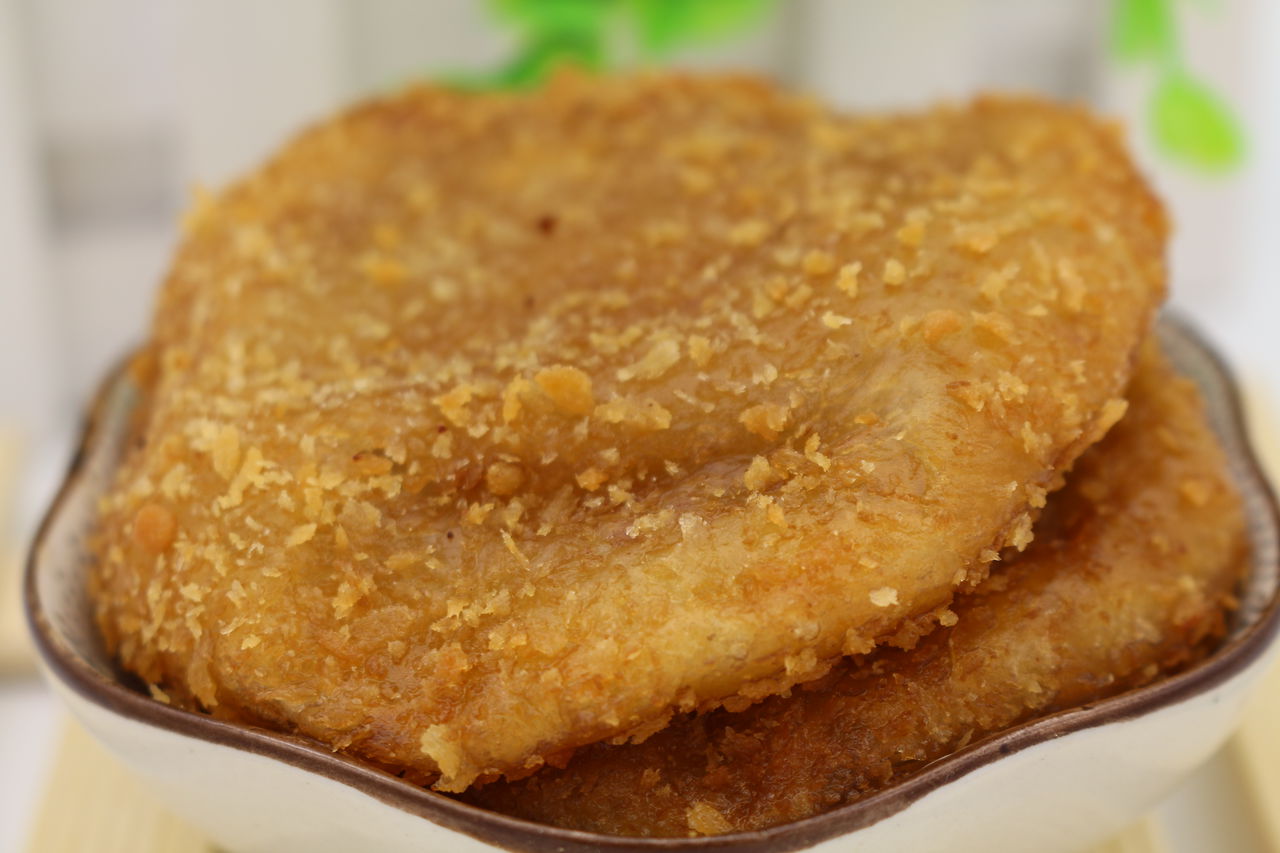  p>江米油糕,又叫软米油糕,糯米油糕,是 a href="#" data-lemmaid="