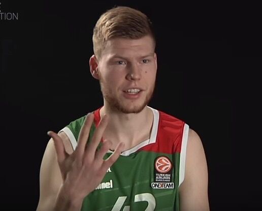  p data-id="gnbs1jqk3x">戴维斯·贝尔坦斯(davis bertans),1992年11