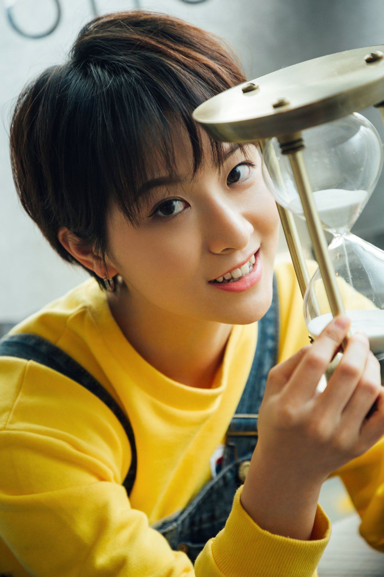 艺,1994年11月22日出生,毕业于北京现代音乐学院,中国内地影视女演员