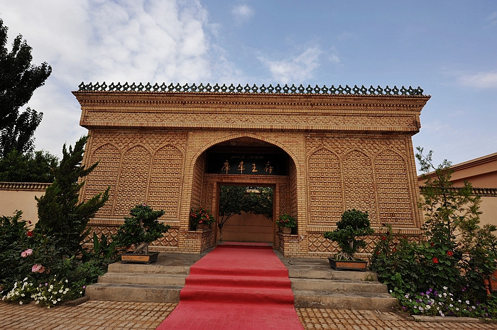  p>库车县龟兹博物馆位于新疆维吾尔自治区库车县林基路街19号 .