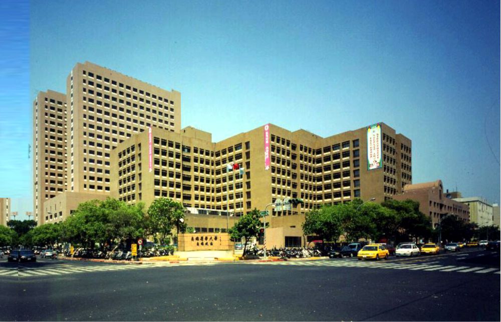  p>高雄医学大学(kaohsiung medical university)源自1954年创校的"