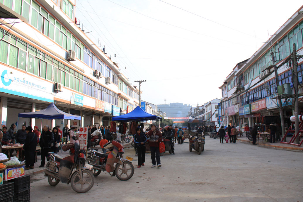 y83o">玉龙镇位于 a target="_blank" href="/item/盐亭县/7118055"