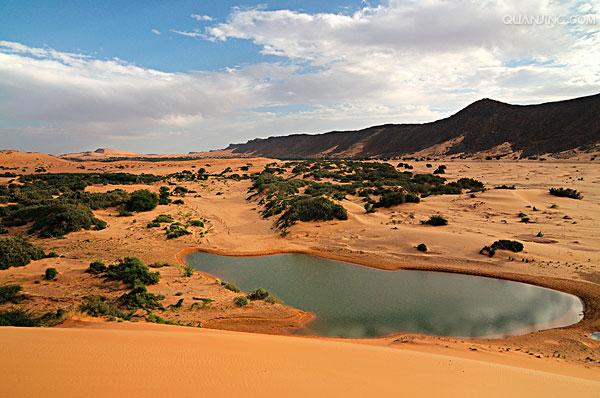 简称 b>毛里塔尼亚, /b>位于非洲西北部,地处北纬15～27度之间,面积