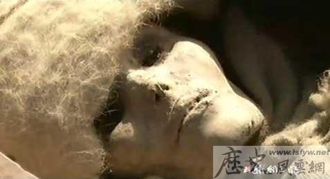  p>楼兰古国,是古丝绸之路上的一个小国,位于罗布泊西部,处于西域的