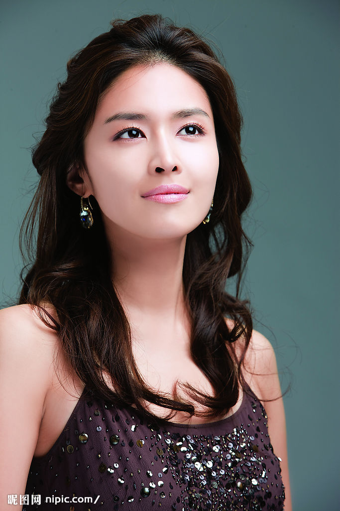  p>鞠知延,韩国当红广告模特和潜力演员.