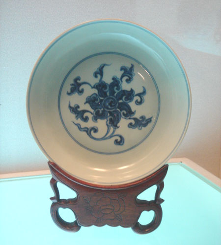  p>宝相花纹是一种汉族传统的陶瓷器装饰纹样.