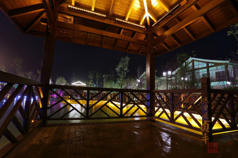  p> a target="_blank" href="/item/贞丰">贞丰 /a>市"丰茂广场"位于