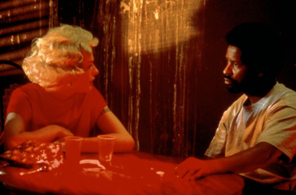 data-id="gnbij66y6m">《单挑》是美国试金石影片公司出品的剧情电影