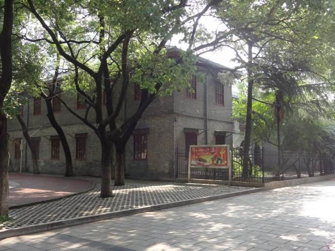 位于江西省南昌市苏圃路南昌二中内