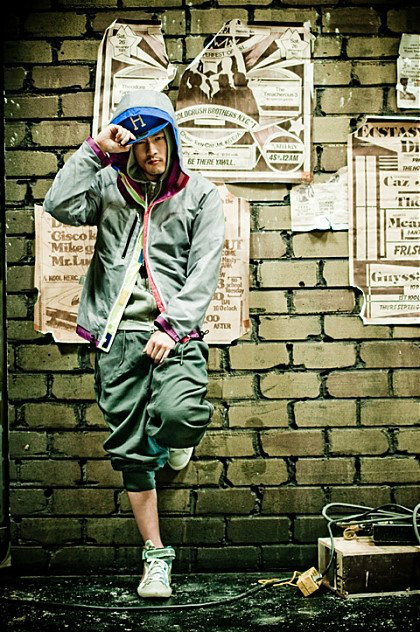  p>teddy,本名朴洪俊(         ),1978年9月14日出生于韩国,韩国歌手