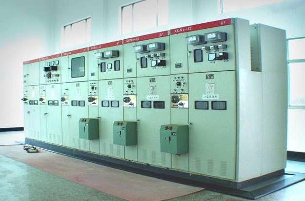  p>配电室是指带有低压负荷的室内配电场所,主要为低压用户配送电能