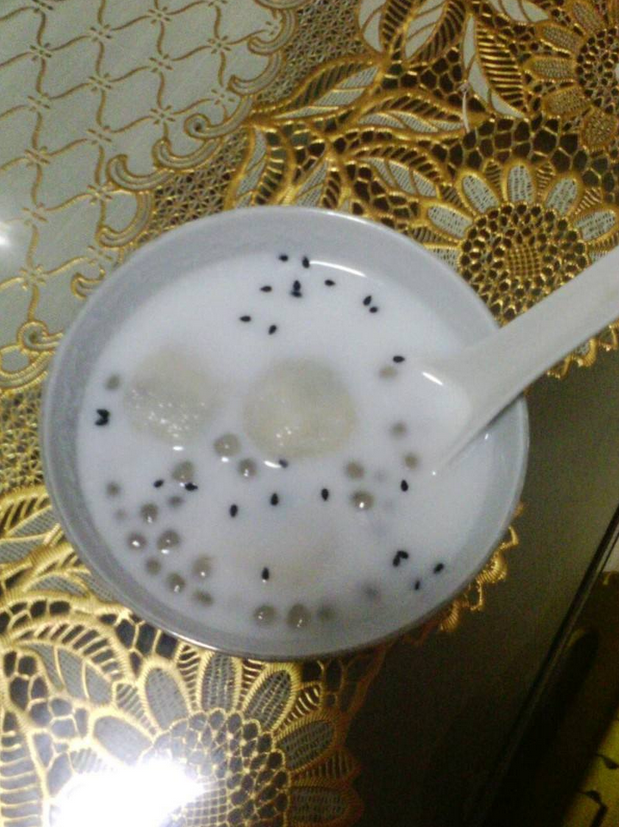 牛奶西米汤圆