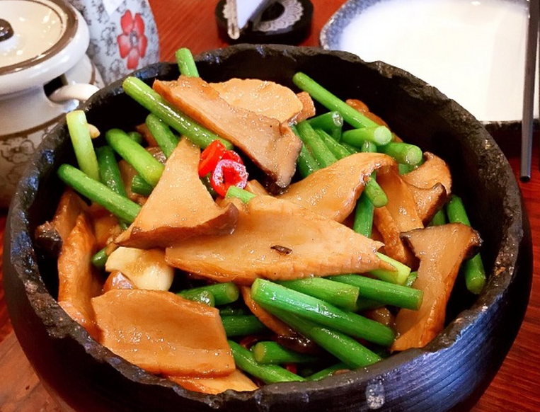 川味石锅杏鲍菇