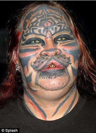  p>丹尼斯·阿夫纳,外号"虎人",出生于美国南达科塔州休伦市,具有 a