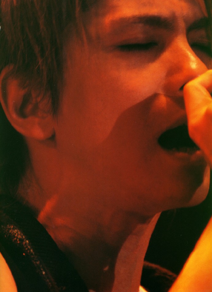  p>hyde,本名"宝井秀人",1969年1月29日出生于日本和歌山县和歌山市.