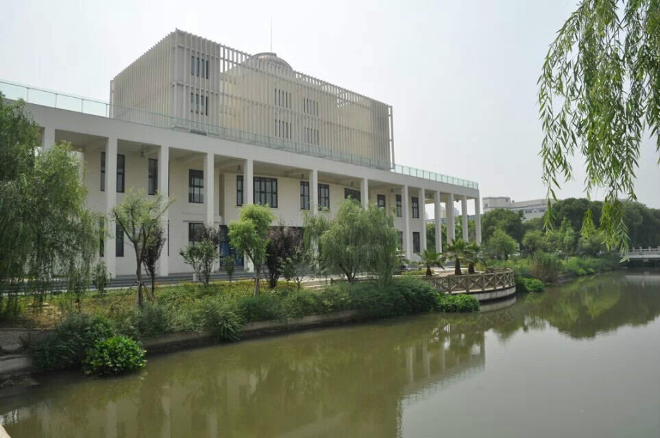上海嘉定区第一中学