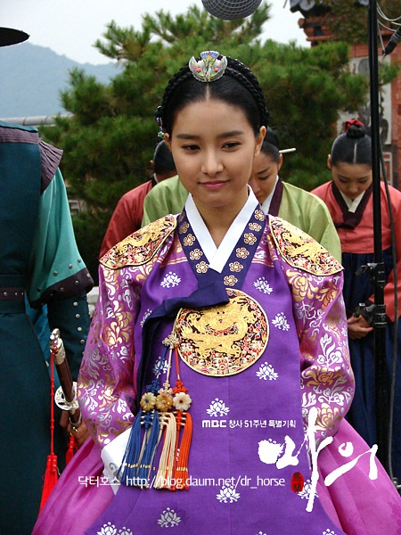  p>《马医》是由韩国mbc出品的古装爱情剧,根据朝鲜历史上真实人物