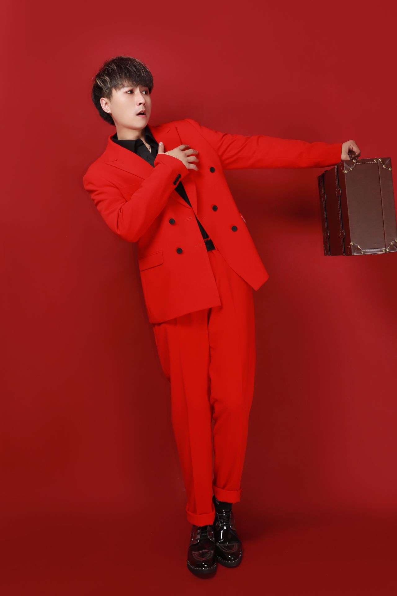 "gnbrc7hm8g">杨博然,2月17日出生于黑龙江省哈尔滨市,中国内地男歌手