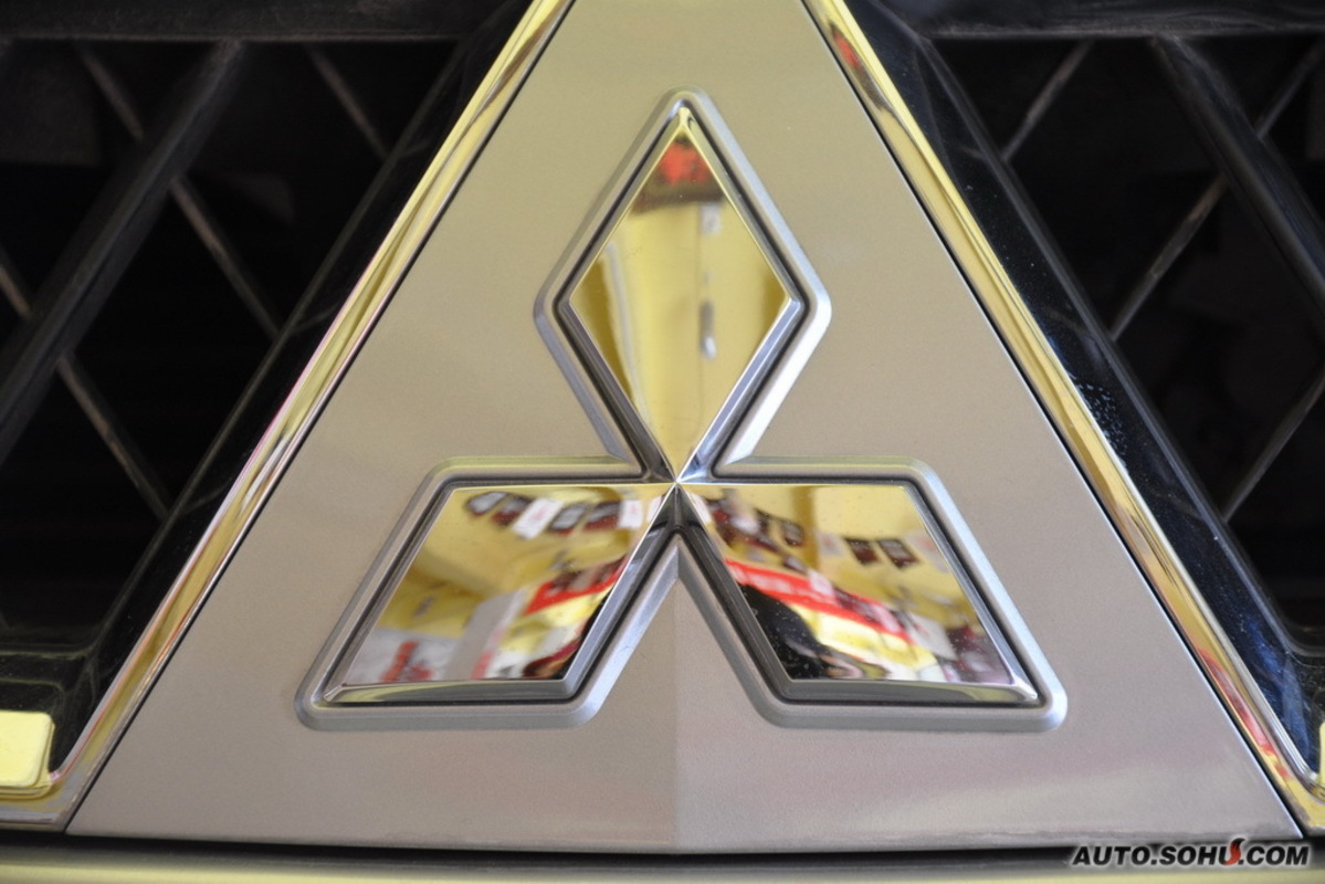  p>三菱蓝瑟是东南汽车推出的三菱车标轿车,属国产车,市场定位在 a