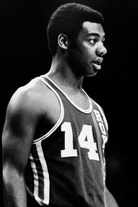  p>奥斯卡·罗伯特森(oscar robertson),1938年11月24日出生于美国 a