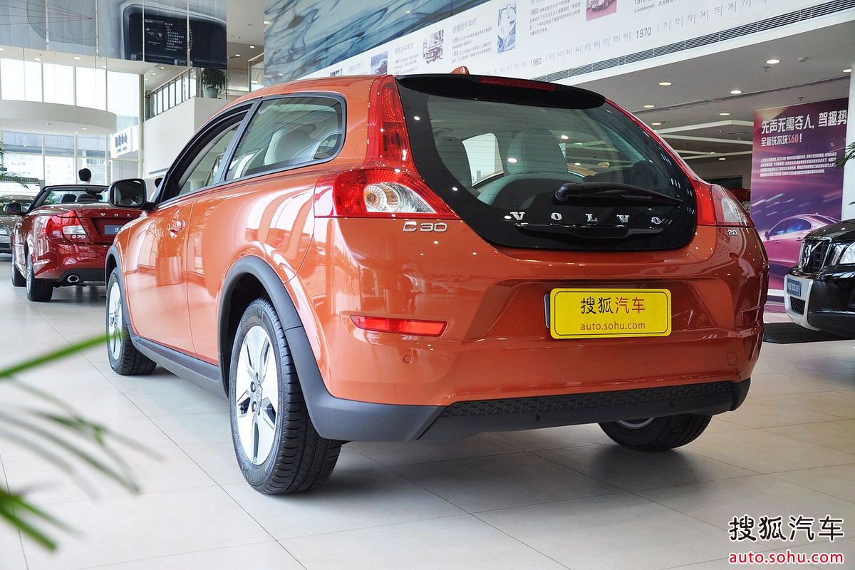 身为沃尔沃旗下全新的入门车款,c30借由着掀背设定与全新家族风格设计