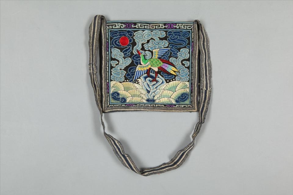 民国青缎绣花补服书包