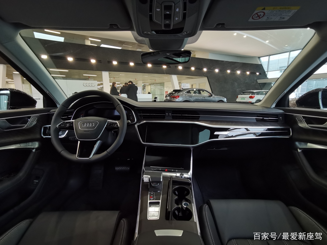 曾经的“官车”也可以如此运动？到店实拍奥迪A6L_百科TA说