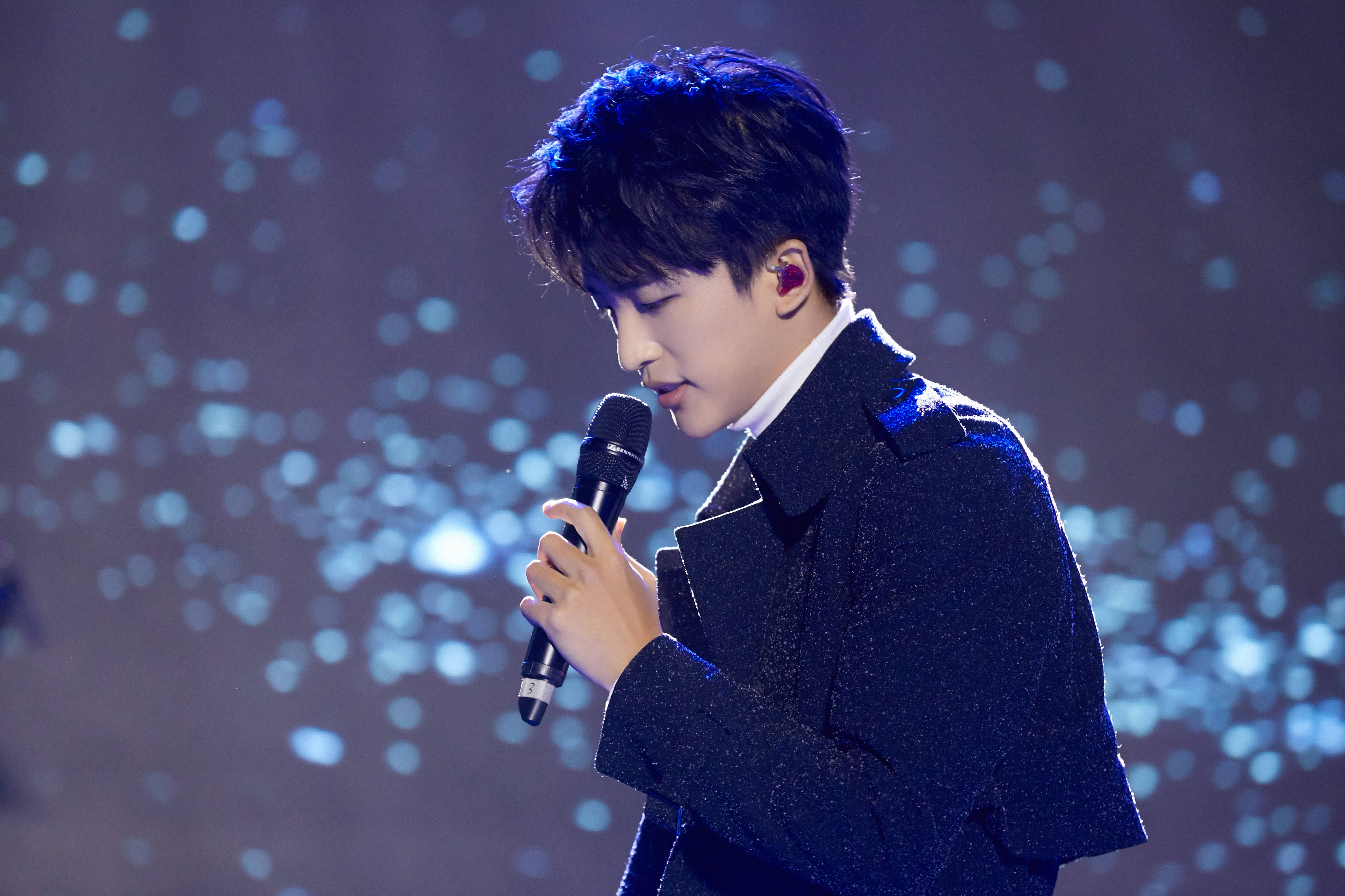  p>黄子弘凡,1999年4月21日出生于甘肃兰州,美声歌者,中国内地男歌手