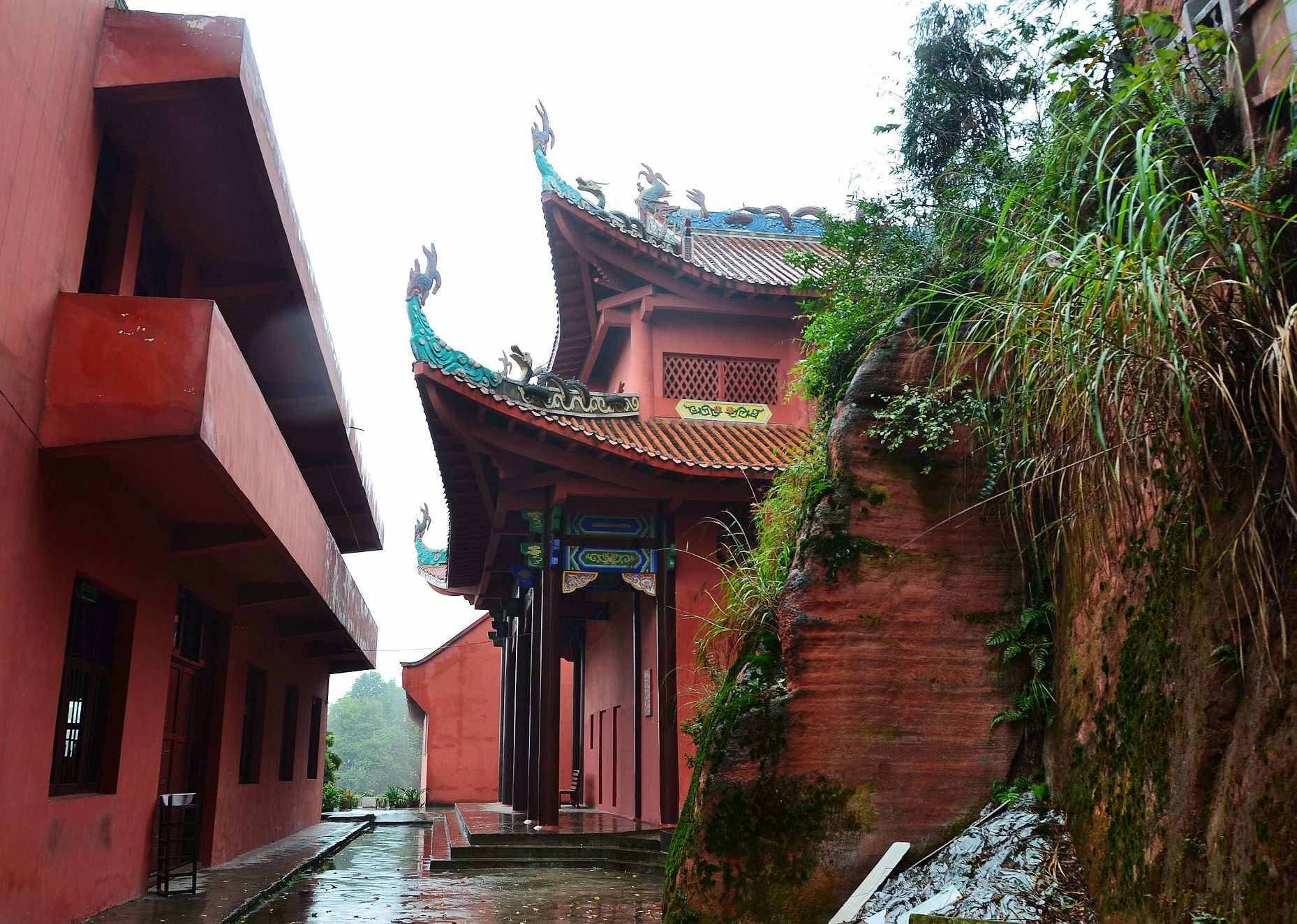 ="gnywxynqw9">宜宾高县胜天红岩山旅游景区,也称宜宾市红岩山风景区